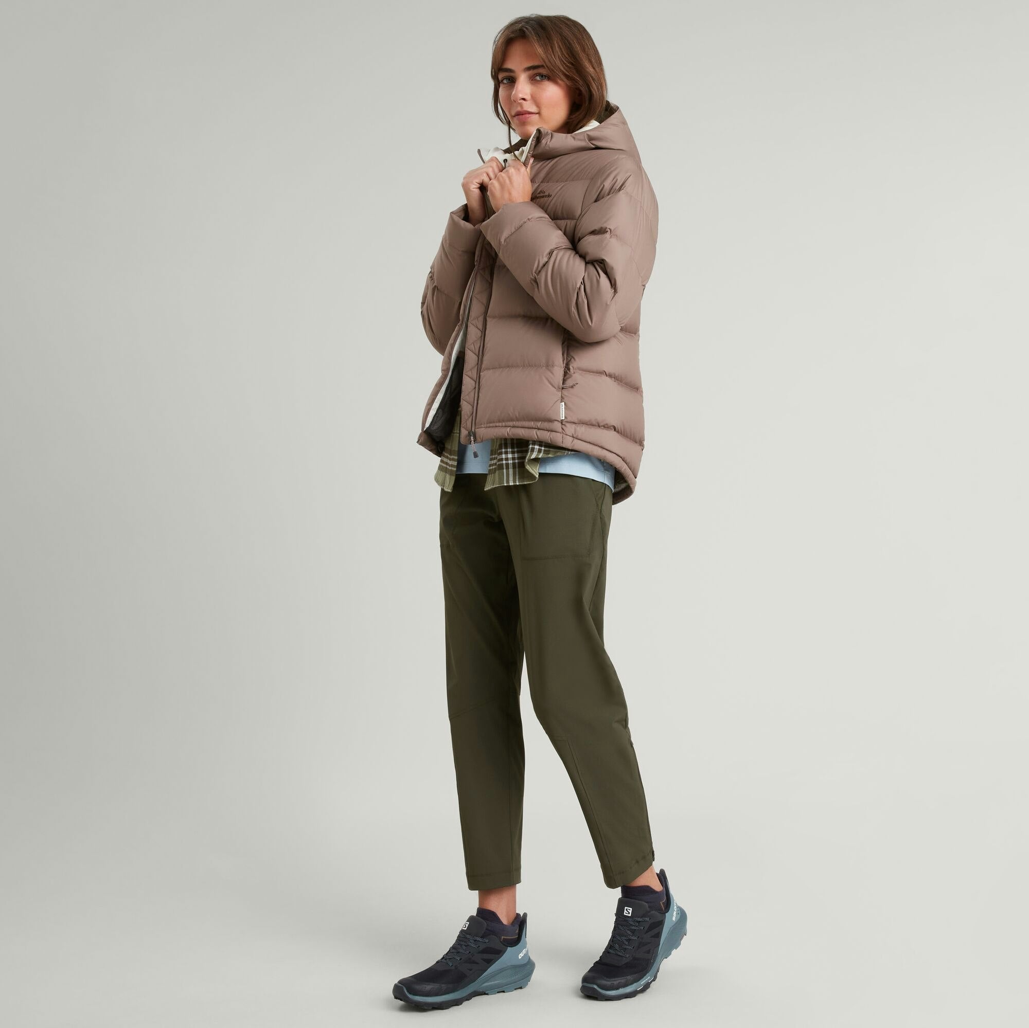 #color_Taupe