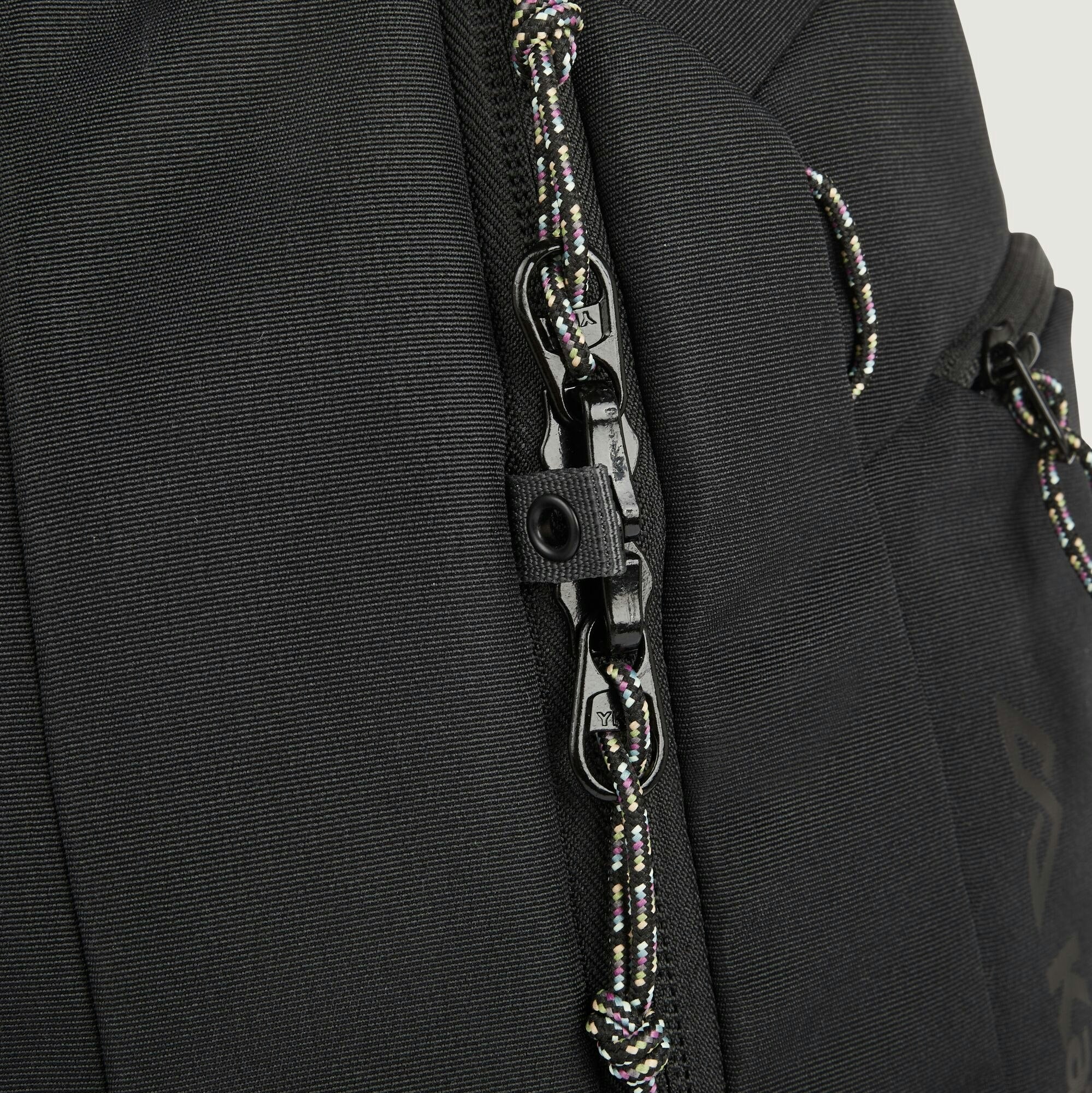 #color_Black Stingray